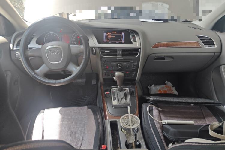 Used Audi A4L 2011 2.0 TFSI Comfort Model Center Console