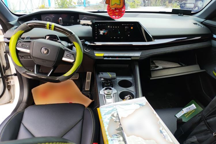 Used CHANGAN UNI-V 2022 1.5T Sport Edition
