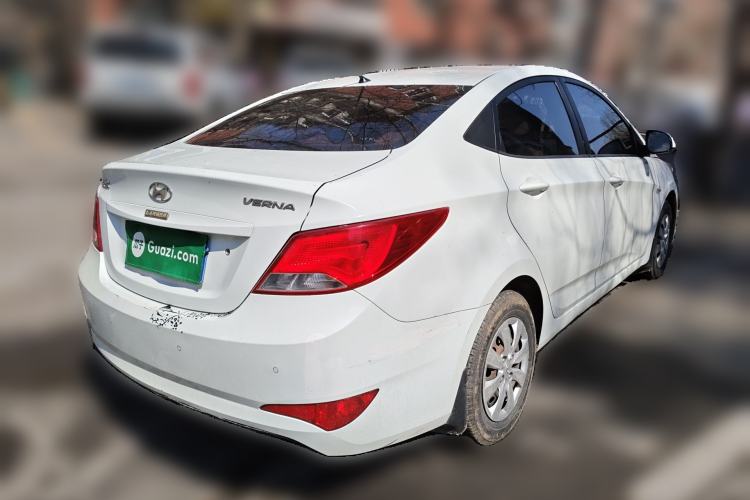 Used Hyundai Verna (older generation) 2014 1.4L Manual Smart GLS Trim Rear Right 45 Deg