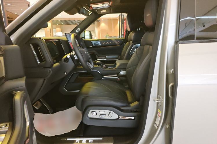 Used Formula Leopard 8 2025 Smart & Brave Flagship Edition 6 Seats Left Front Seat