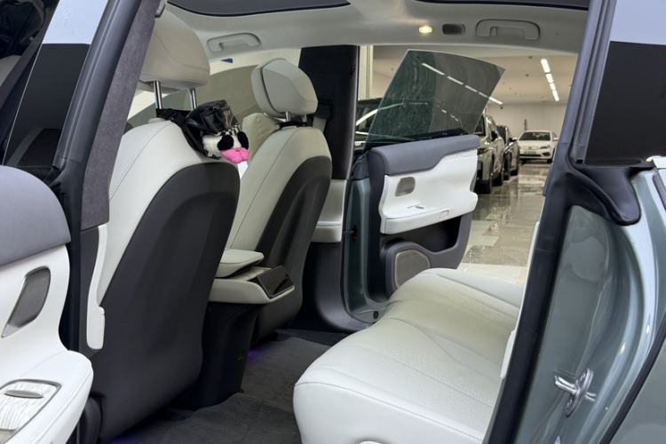 Used Nio ET7 2022 75 kWh Interior 2