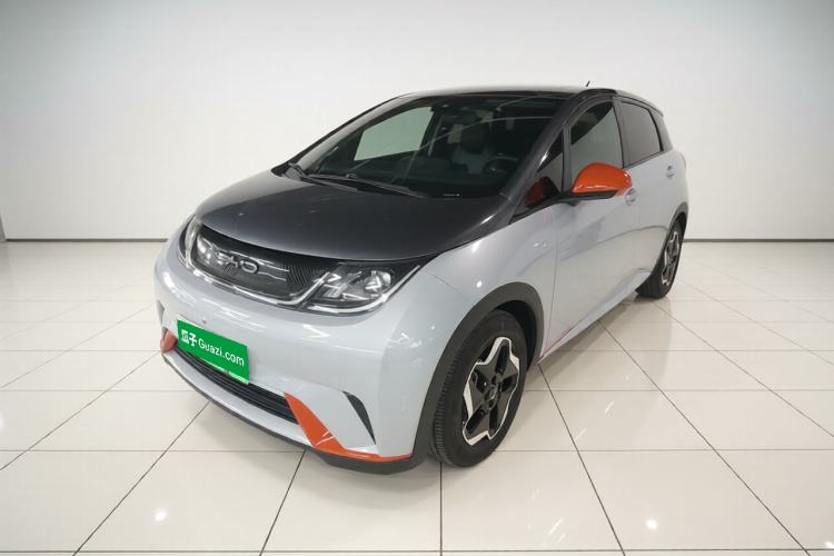 Used BYD Dolphin 2021 405 km Fashion Edition Front Left 45 Deg