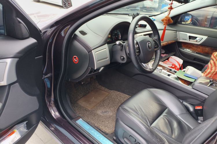 Used Jaguar XF 2014 XF 2.0T Luxury Edition Driver Seat