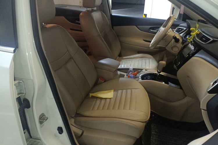 Used Nissan X-Trail 2014 2.0L CVT Comfort Edition 2WD Right Front Seat