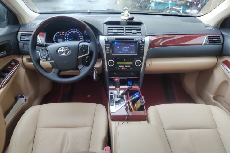 Used Toyota Camry 2012 2.0G Luxury Edition Center Console