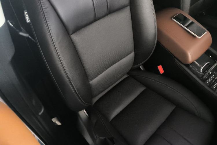 Used GAC Trumpchi GS8 2017 320T Two-Wheel Drive Luxury Smart Connectivity Version (7 Seats) Right Front Seat