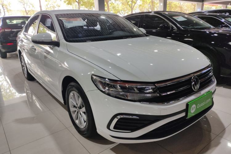 Used Volkswagen Bora 2023 200TSI DSG Comfort Edition Front Right 45 Deg