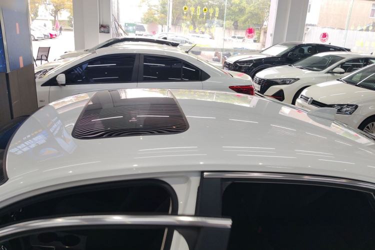 Used Honda Civic 2023 240TURBO CVT Dynamic Edition Roof