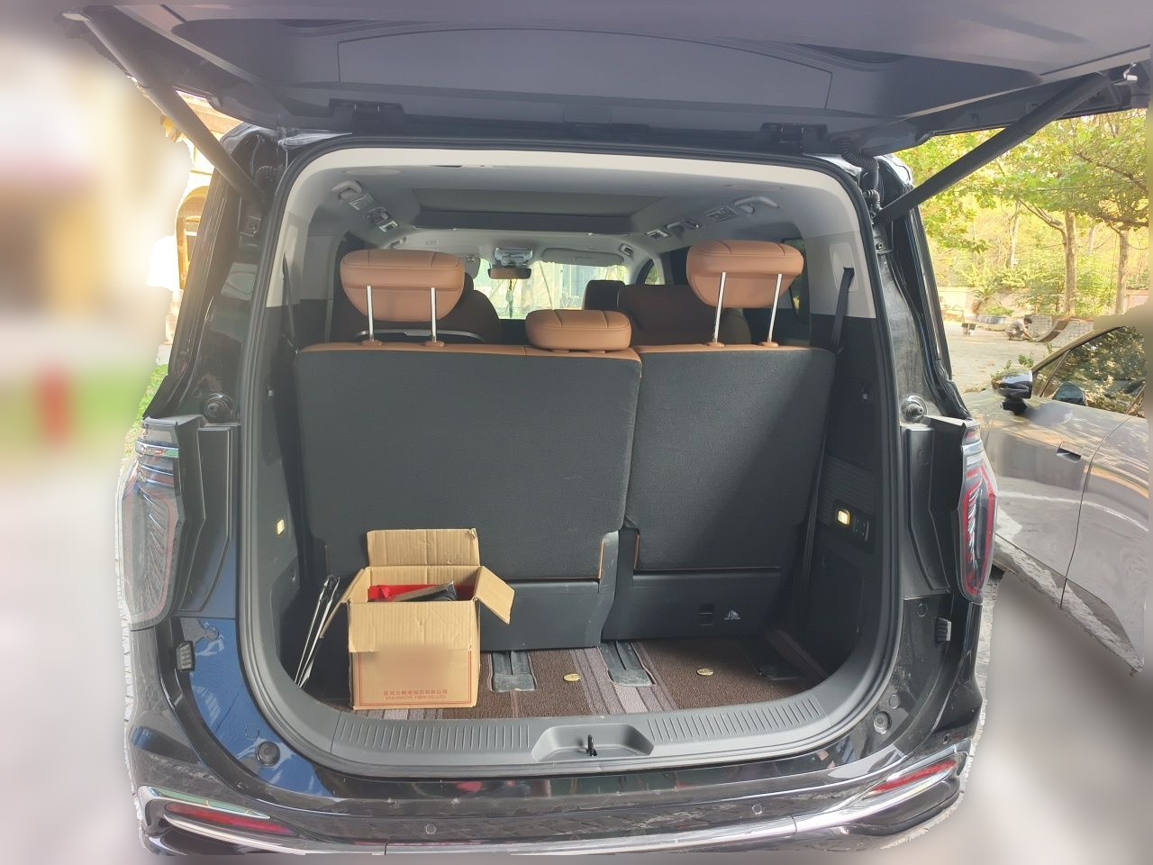 Hongqi HQ9 2024 2.0T Luxury Edition — снимка 16