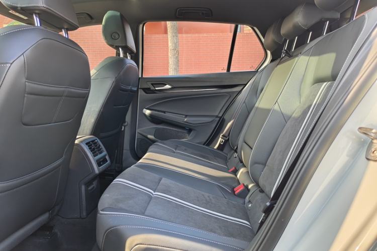 Used Volkswagen Golf 2021 280TSI DSG R-Line Interior 7