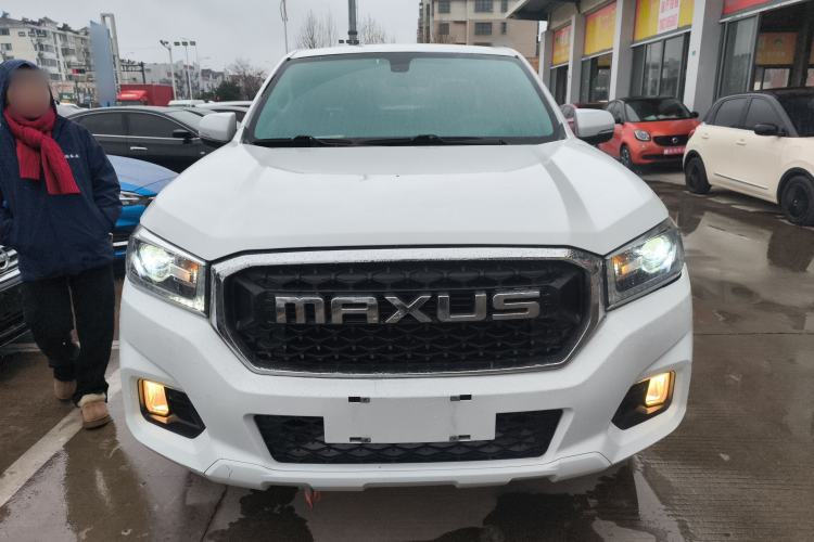 Used SAIC MAXUS T70 2019 2.0T Diesel Automatic Two-Wheel Drive Comfort Edition with Long Bed and High Ground Clearance