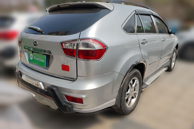 Used BYD S6 2011 2.0L Manual Luxury Edition
