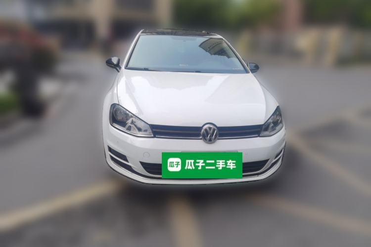 Used Volkswagen Golf 2017 1.6L Automatic Comfort Million-Vehicle Anniversary Edition Front