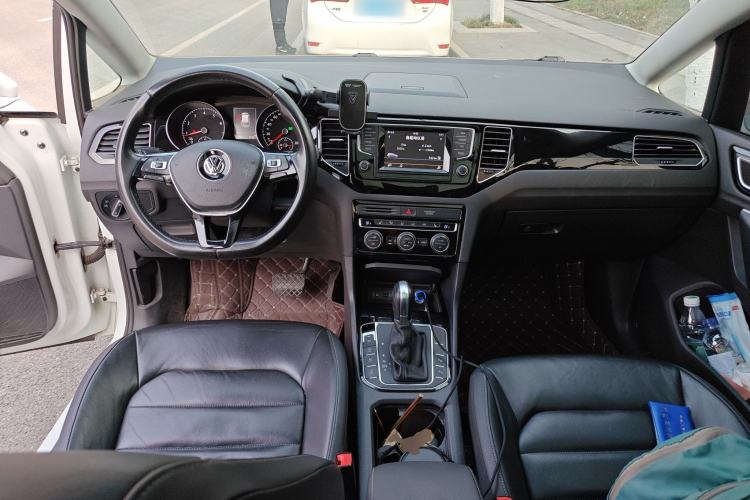 Used Volkswagen Golf 2015 1.4TSI Sportsvan Center Console