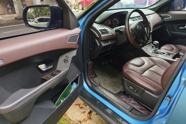 Used Land X7 2015 2.0T Panoramic Prestige Edition Driver Seat