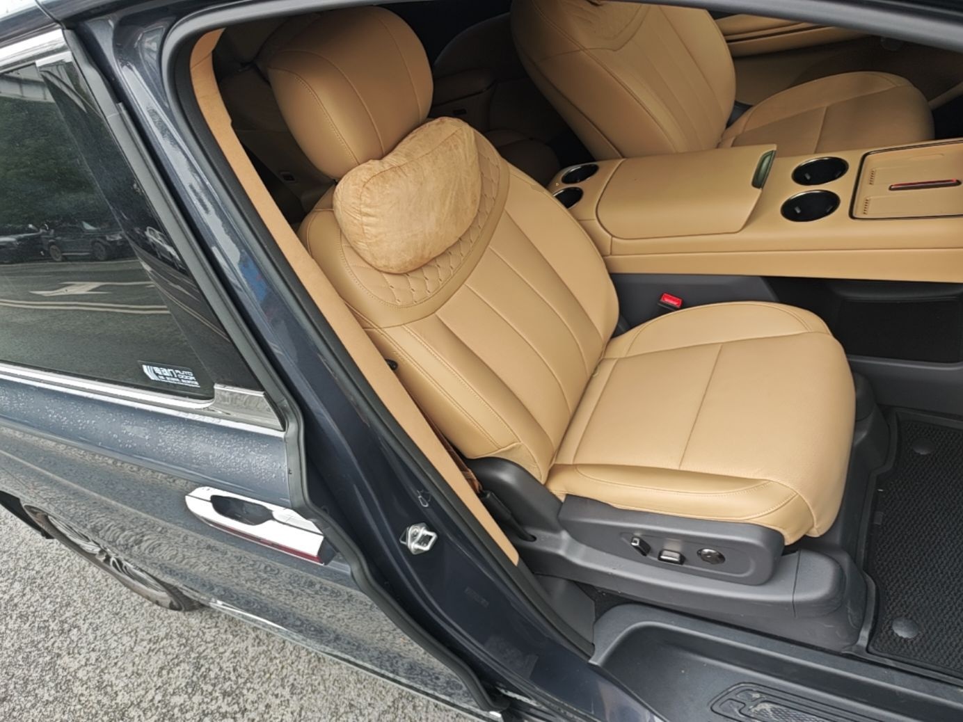 Hongqi HQ9 PHEV 2026 Model 2.0T Four-Wheel Drive Prestige Edition — снимка 19