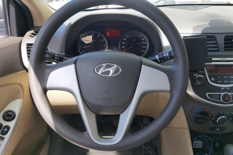 Used Hyundai Verna (older generation) 2010 Sedan 1.4L Automatic Fashionable GT Model Steering Wheel