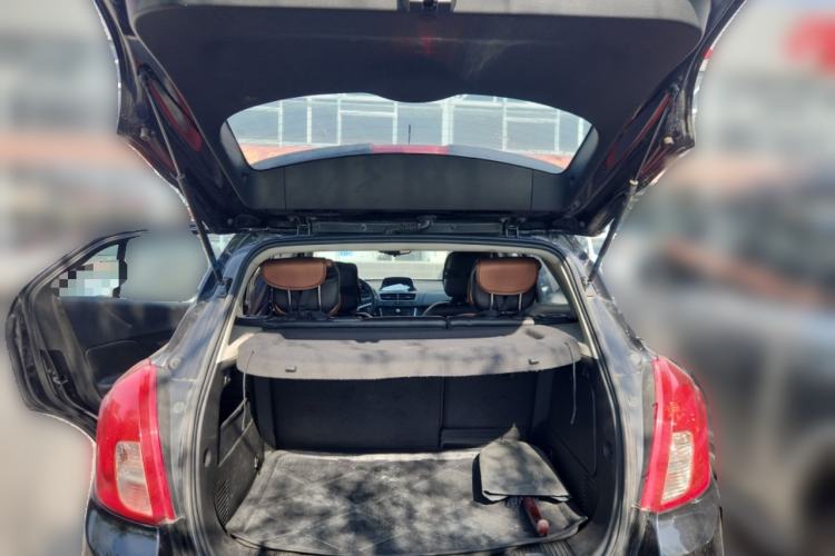 Used Buick Encore 2014 1.4T Manual Two-Wheel Drive Urban Sport Model Trunk