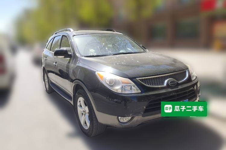 Used Hyundai Veracruz 2012 3.8L Comfort Edition Front Right 45 Deg