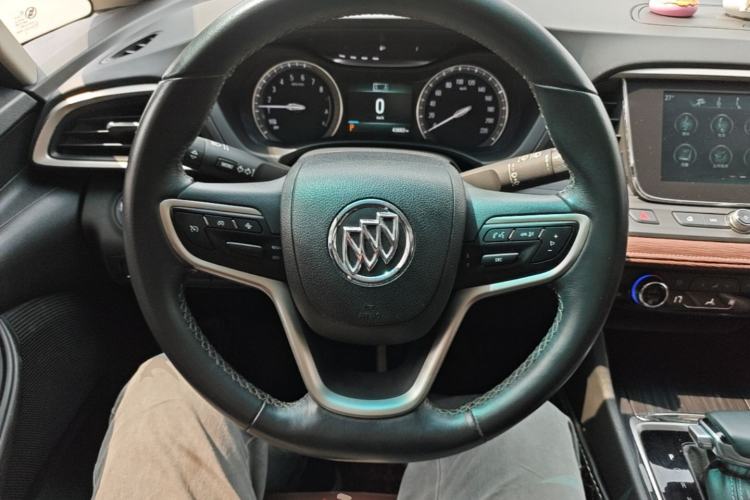 Used Buick GL6 2019 18T 6-Seater Connected Luxury Version China VI Standard Steering Wheel