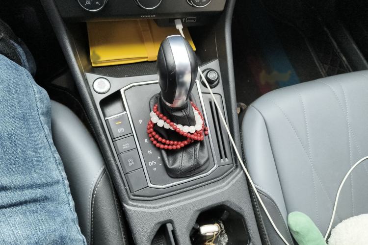 Used Volkswagen Lavida 2023 1.5L Automatic 5 Million Edition Gear Lever