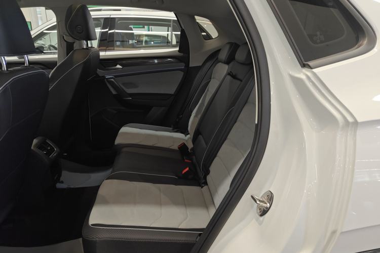 Used Volkswagen Tayron X 2024 330TSI Two-Wheel-Drive Prestige High-Energy Edition Left Rear Seat