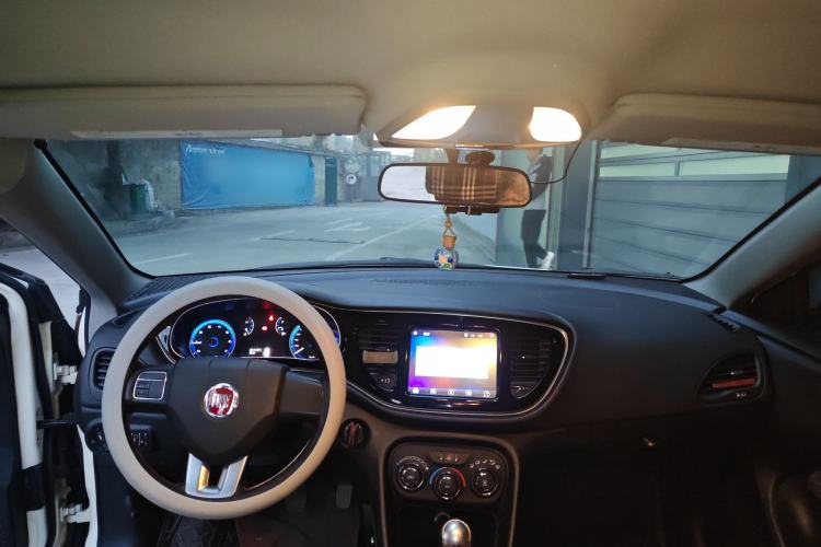 Used Fiat Viaggio 2015 1.4T Manual Enjoyment Edition
