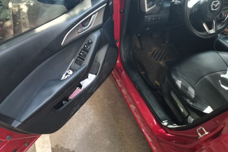 Used Mazda 3 Axela 2017 Sedan 1.5L Automatic Comfort Model Emission Standard China V