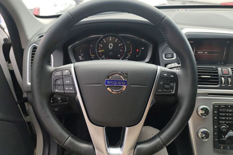 Used Volvo XC60 2017 T5 AWD Smart Upgrade Edition
