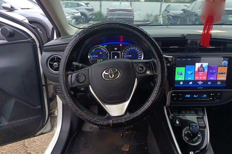Used Toyota Corolla 2017 Revised Dual-Engine 1.8L E-CVT Elite Edition Steering Wheel
