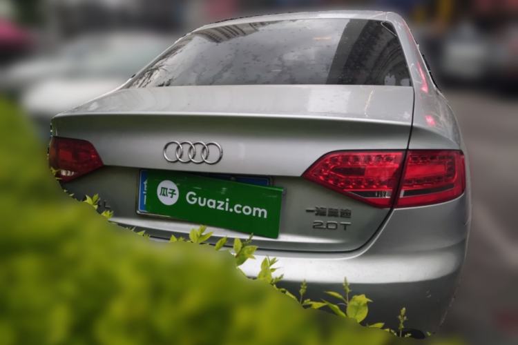 Used Audi A4L 2012 2.0 TFSI automatic Comfort trim level