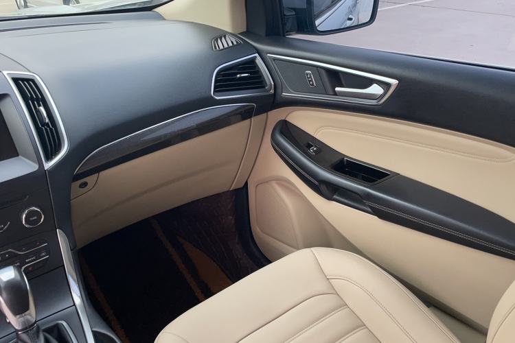 Used Ford Edge 2015 2.0T GTDi 4x4 High-Grade Model
