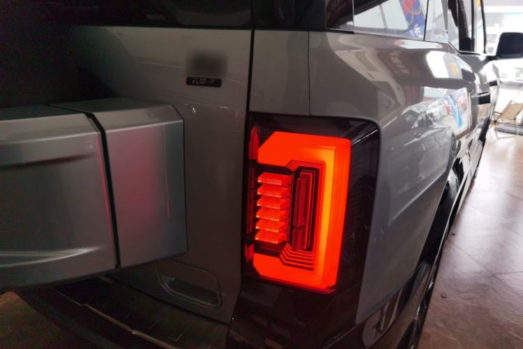 Used Formula Leopard 8 2025 Smart & Brave Flagship Edition 7 Seats
