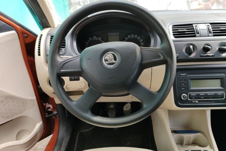 Used Skoda Fabia 2014 1.4L Manual Crystal Edition
