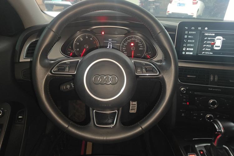 Used Audi A4L 2013 35 TFSI Automatic Comfort Model Steering Wheel