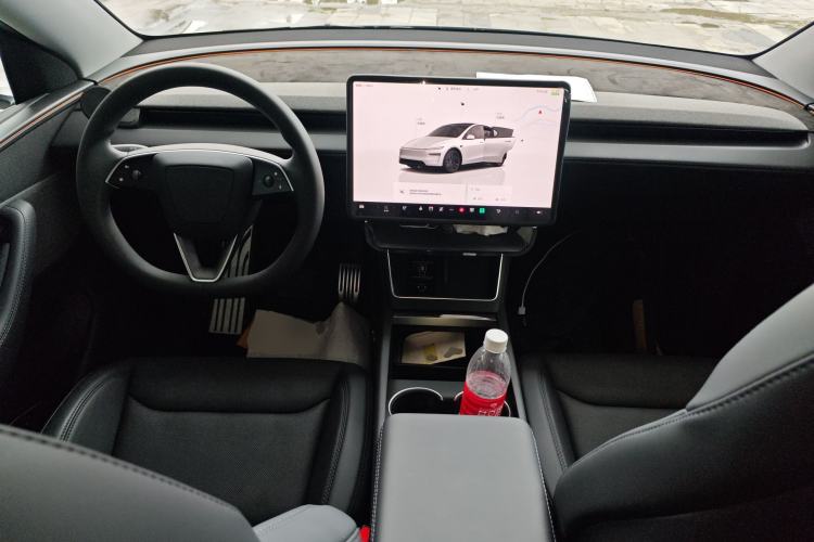 Used Tesla Model Y 2026 Model Long-Range Rear-Wheel-Drive Version Center Console