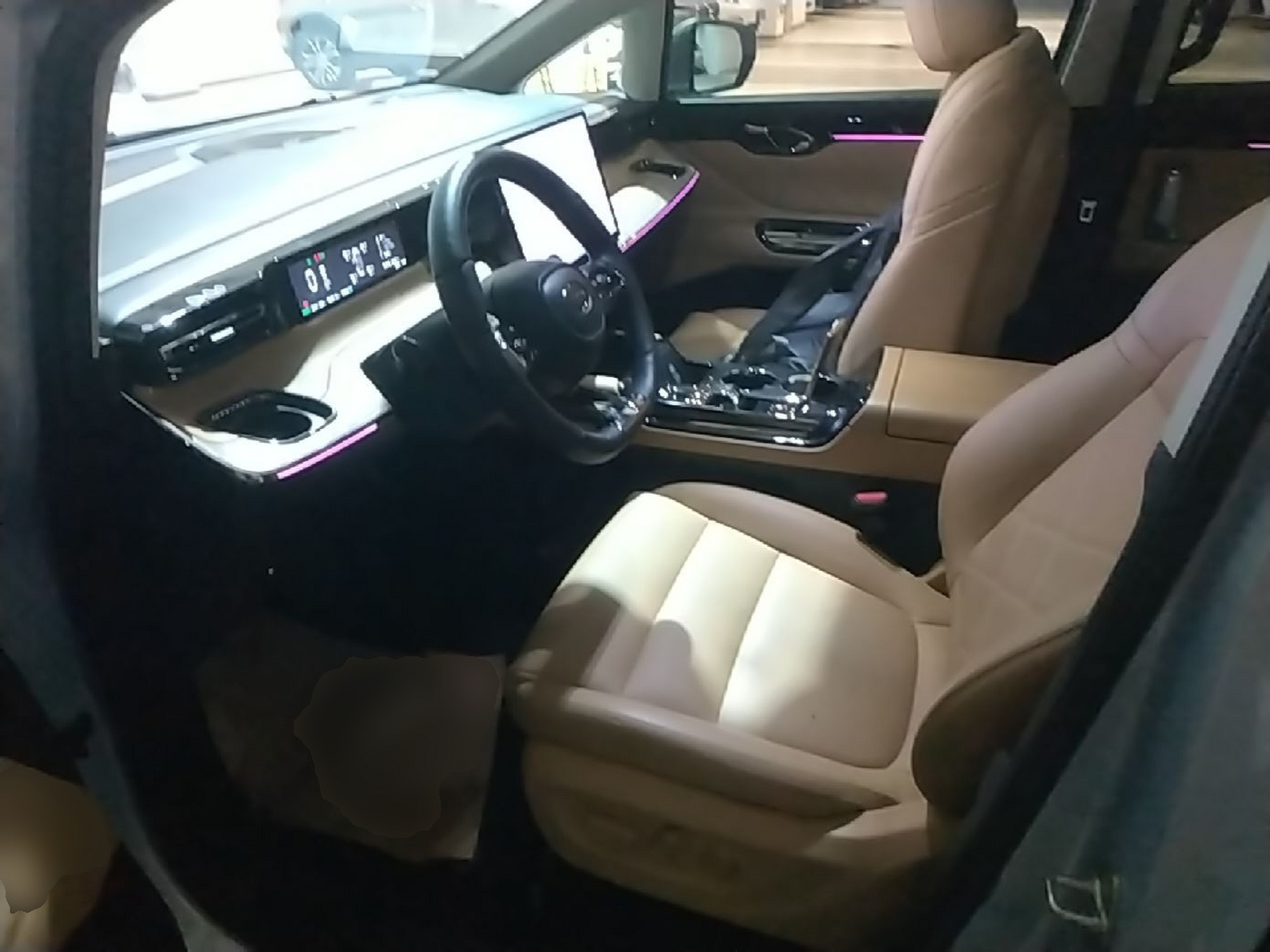 المقاعد الأمامية داخل السيارة
