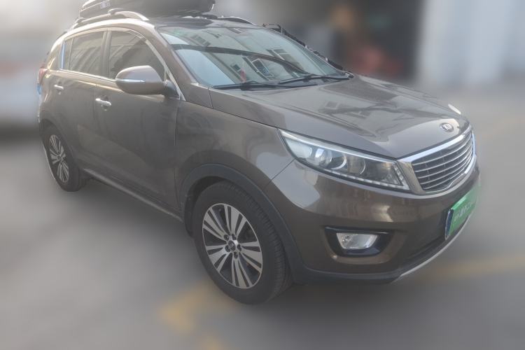 Used Kia Sportage R 2015 2.0L Automatic Two-Wheel Drive DLX Model Front Right 45 Deg