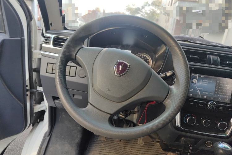 Used Jinbei Hiace X30 2021 1.5L Deluxe Edition Aluminum Wheels Two-Tone Design Central Air Conditioning MP5 Version Van China VI Standard SWC15M Steering Wheel