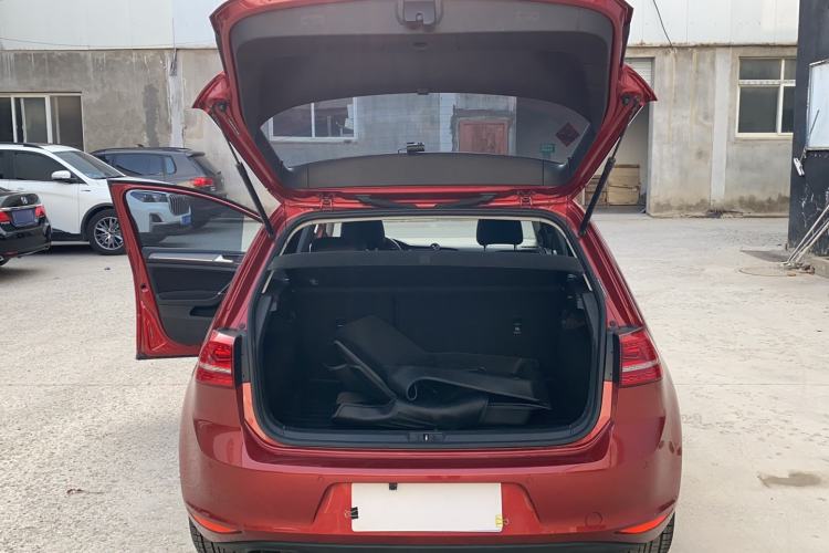 Used Volkswagen Golf 2015 1.4TSI Automatic Comfort Model Trunk