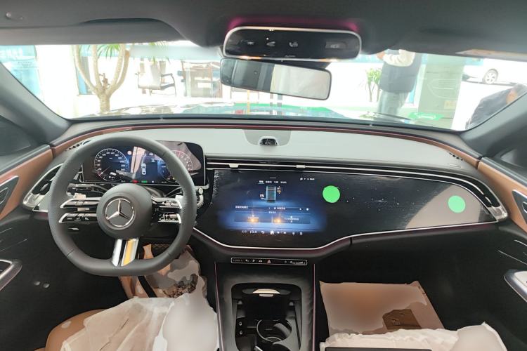 Used Mercedes-Benz E-Class New Energy 2024 E 350 e L Plug-in Hybrid Sports Sedan
