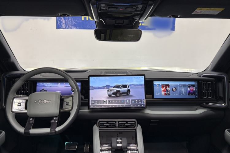 Used Formula Leopard 5 2023 Navigator Edition Interior 2