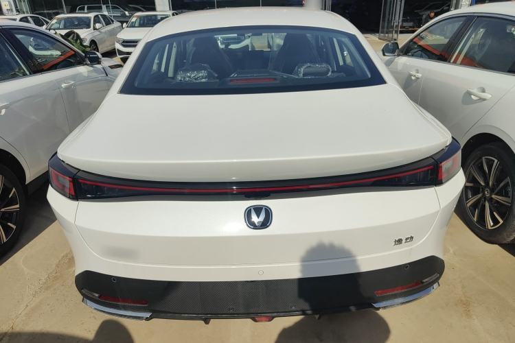 Used CHANGAN Eado 2025 Blue Whale 1.5T 500Bar Prestige Model
