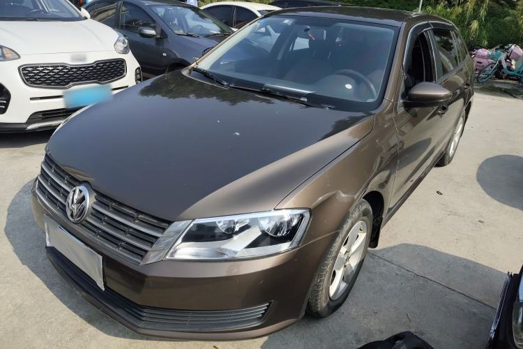 Used Volkswagen Gran Lavida 2013 1.6L Automatic Fashion Model