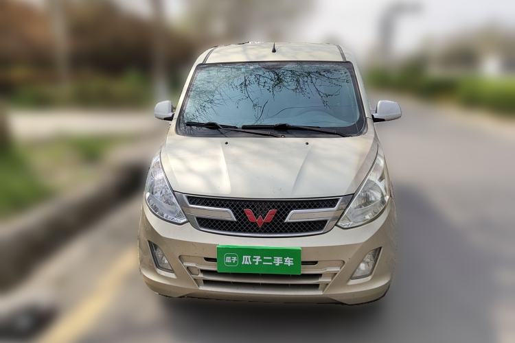 Used Wuling Rongguang V 2016 1.5L Standard Version Front