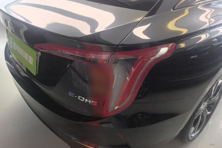 Used Hongqi E-QM5 2022 431 km Charge & Enjoy Edition