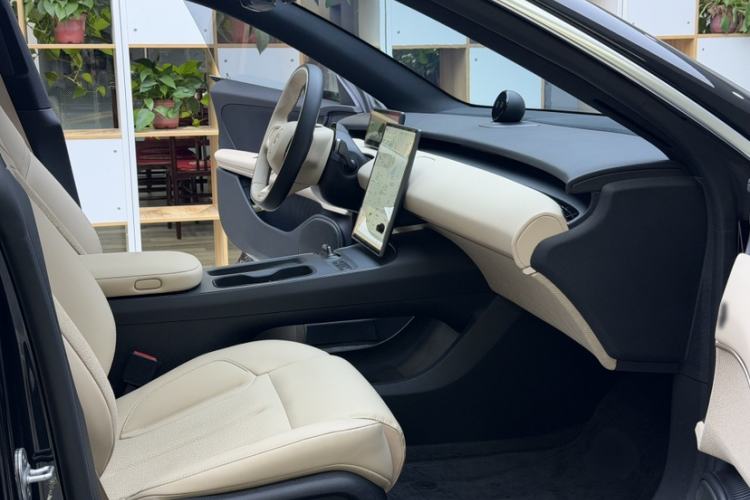 Used Nio ET5T 2024 75kWh Touring Interior 4