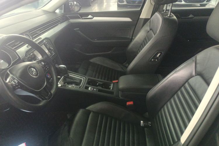 Used Volkswagen Magotan 2018 330TSI DSG Advanced Model Left Front Seat