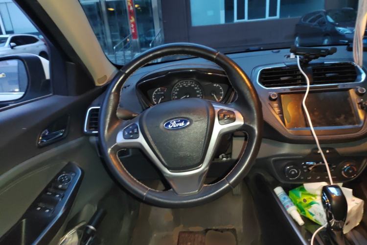 Used Ford Escort 2017 Happiness Edition 1.5L Automatic Fashion Version Steering Wheel