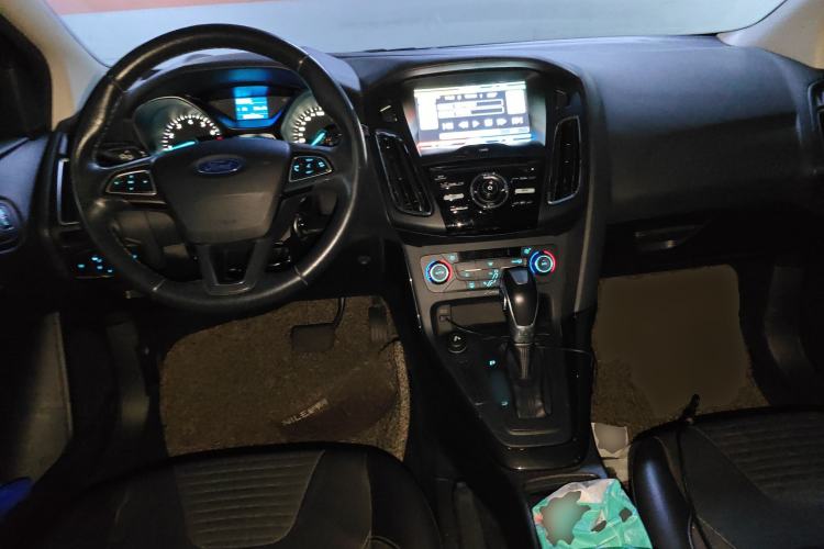 Used Ford Focus 2015 Hatchback 1.6L Automatic Fashion Edition